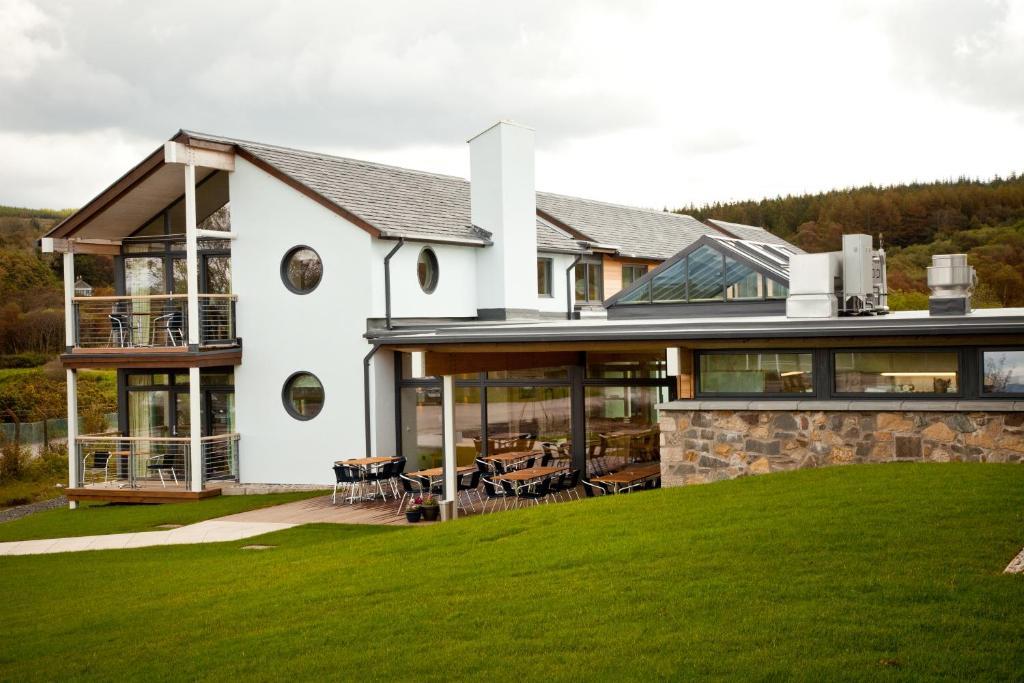 Loch Fyne Scotland 4*